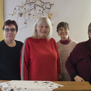 Adventkranzsegnung und Braunauer Adventcafé
