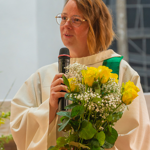 Dankefest Pfarre Kirchdorf an der Krems, Bild: Dankesworte am Ende der Samstag-Abendmesse durch die scheidende Pastoralassistentin Bernadette Hackl