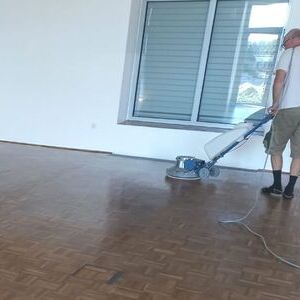Glanz und Schutz für den Parkettboden.