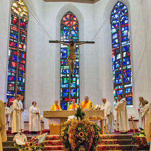 900 Jahre sind vergangen, seitdem die Kirchdorfer Kirche geweiht wurde. Mit einem großen Pfarrfest und Erntedank fanden die Jubiläumsfeiern ihren Höhepunkt und Abschluss.